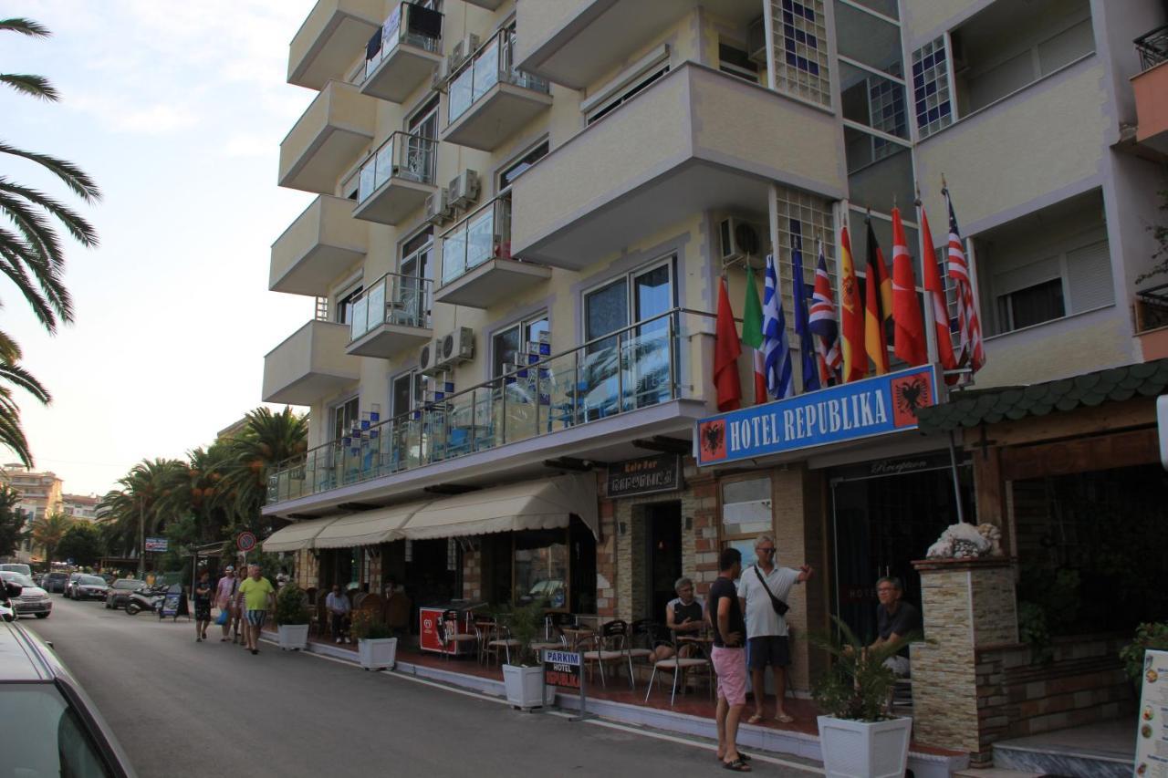 Republika Hotel Saranda Extérieur photo