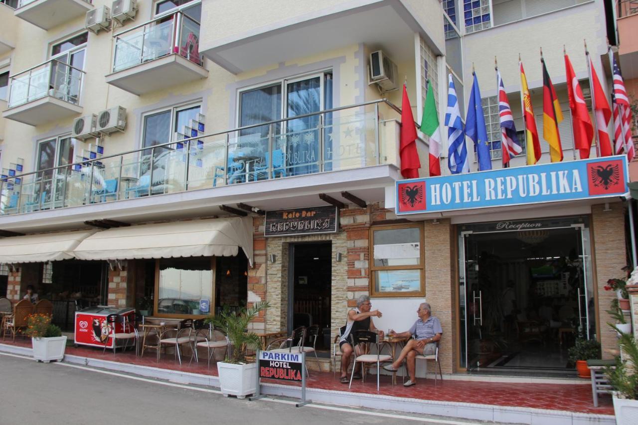 Republika Hotel Saranda Extérieur photo