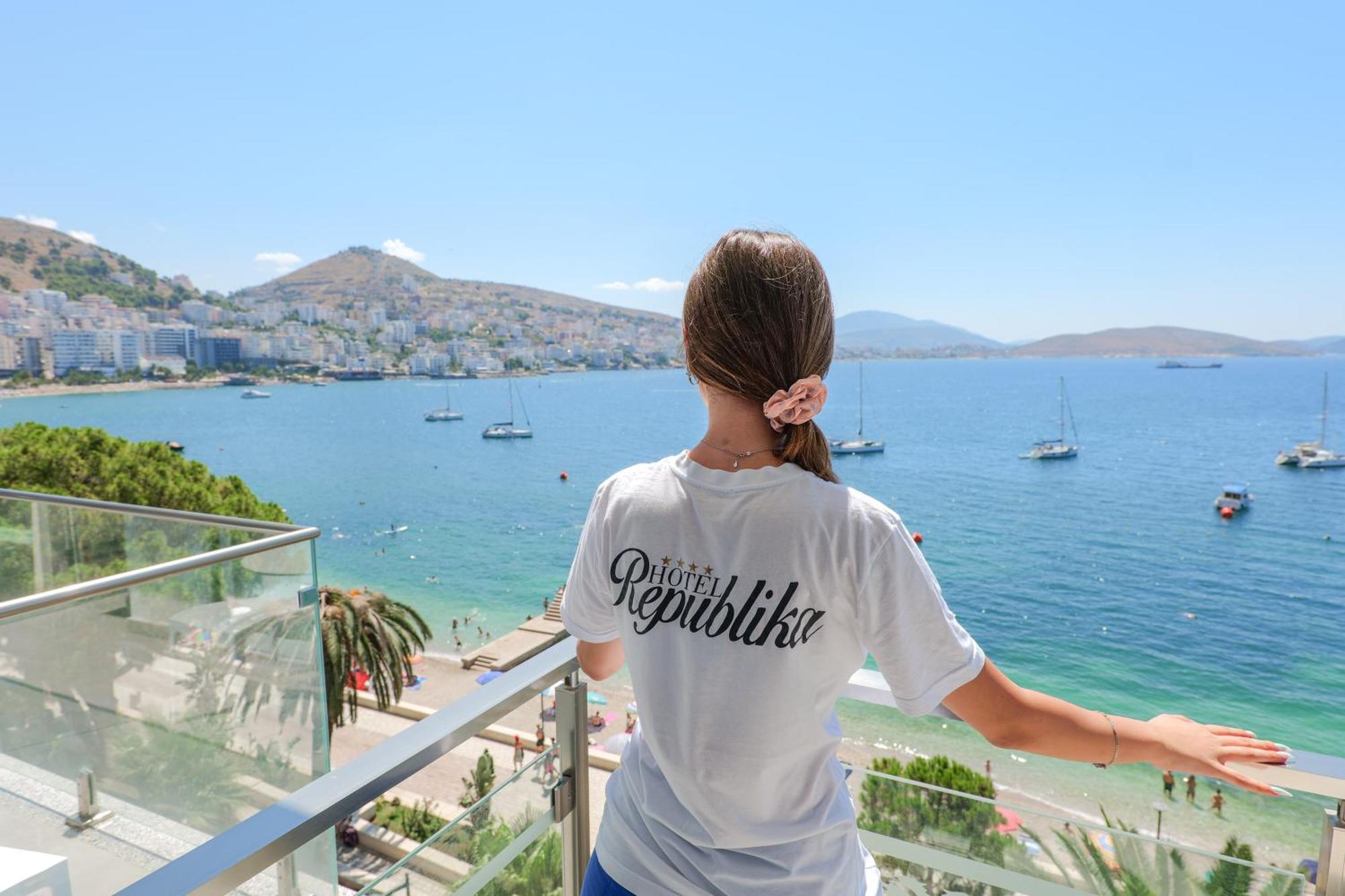 Republika Hotel Saranda Extérieur photo