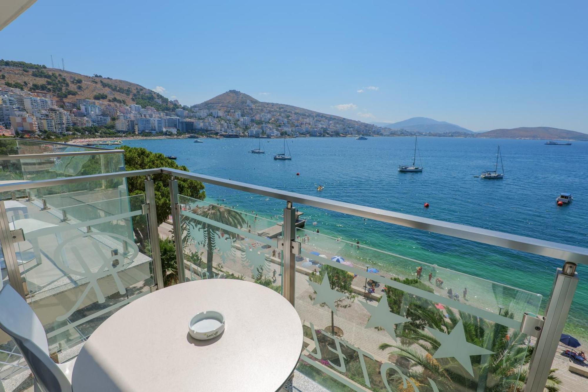 Republika Hotel Saranda Extérieur photo
