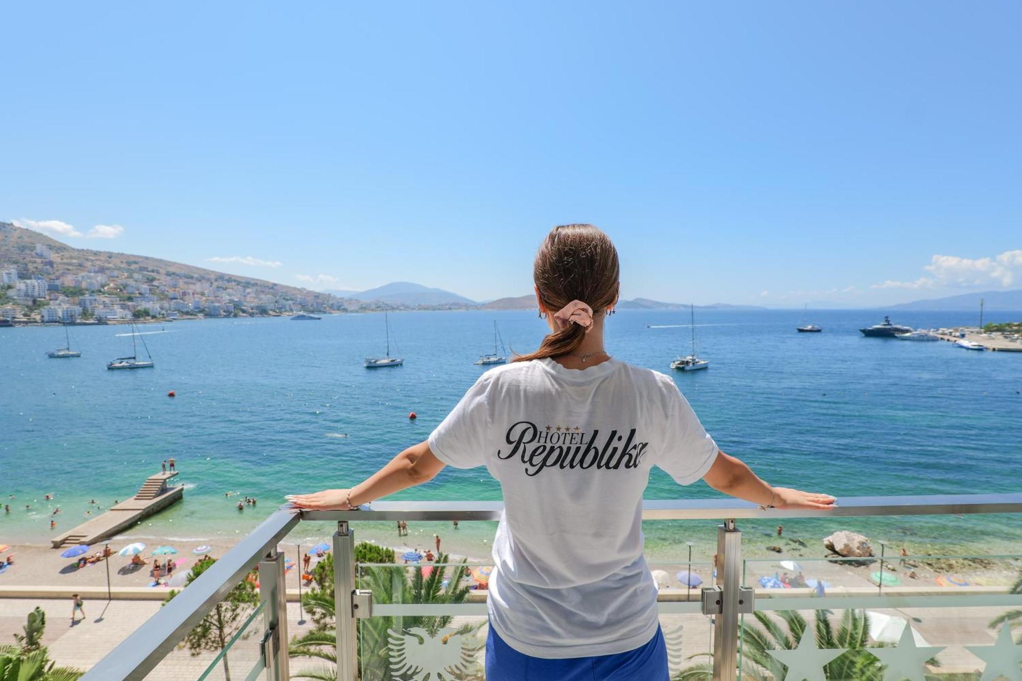 Republika Hotel Saranda Extérieur photo