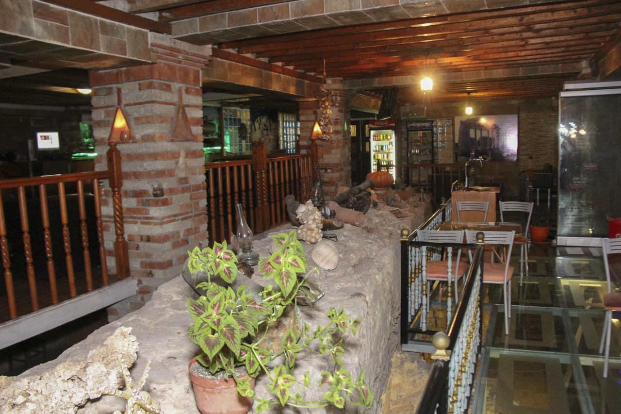 Republika Hotel Saranda Extérieur photo