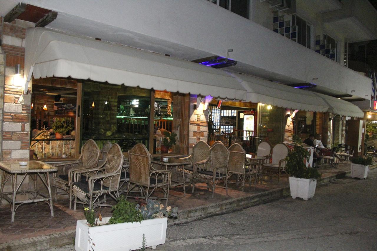 Republika Hotel Saranda Extérieur photo