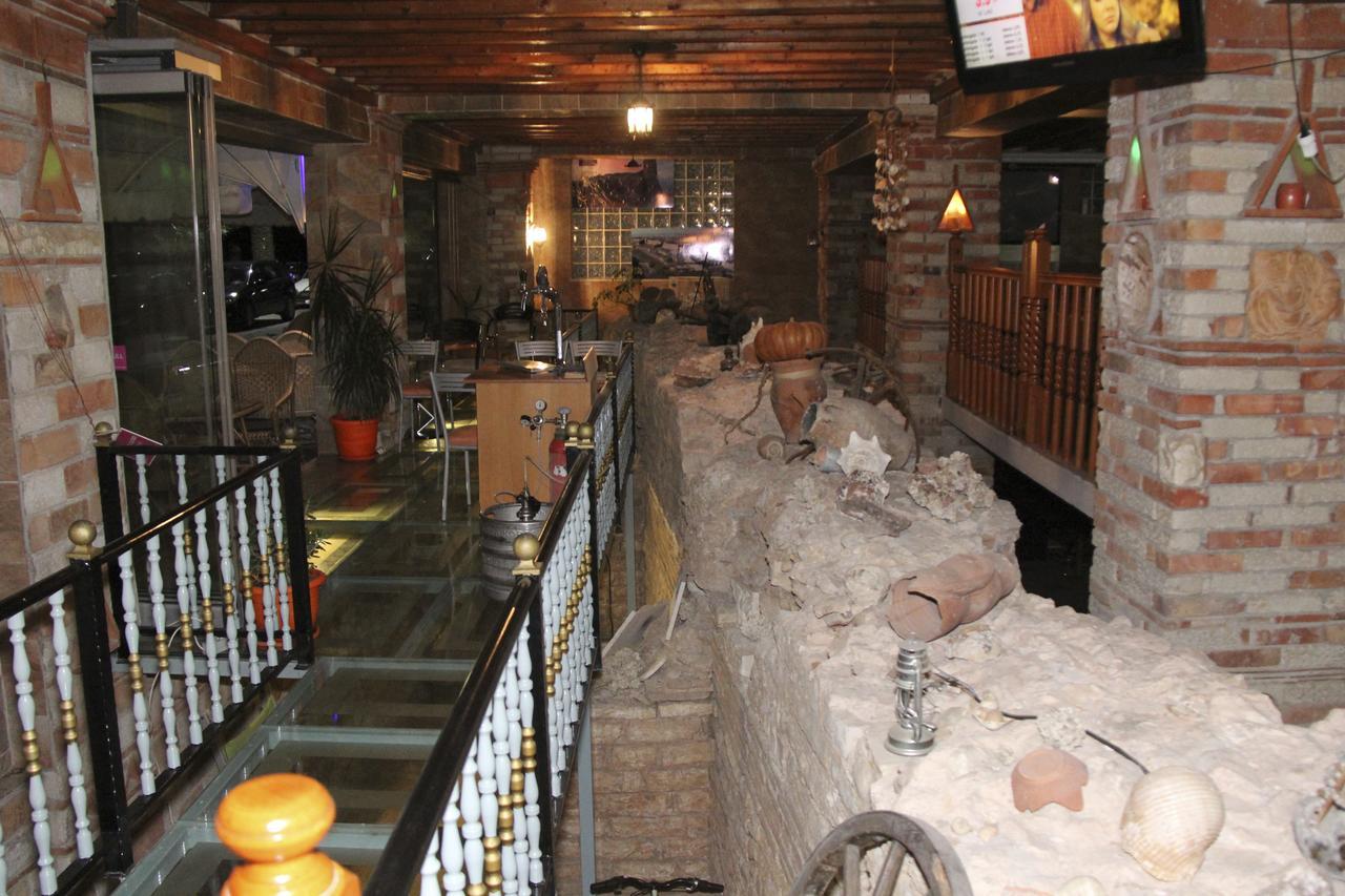 Republika Hotel Saranda Extérieur photo