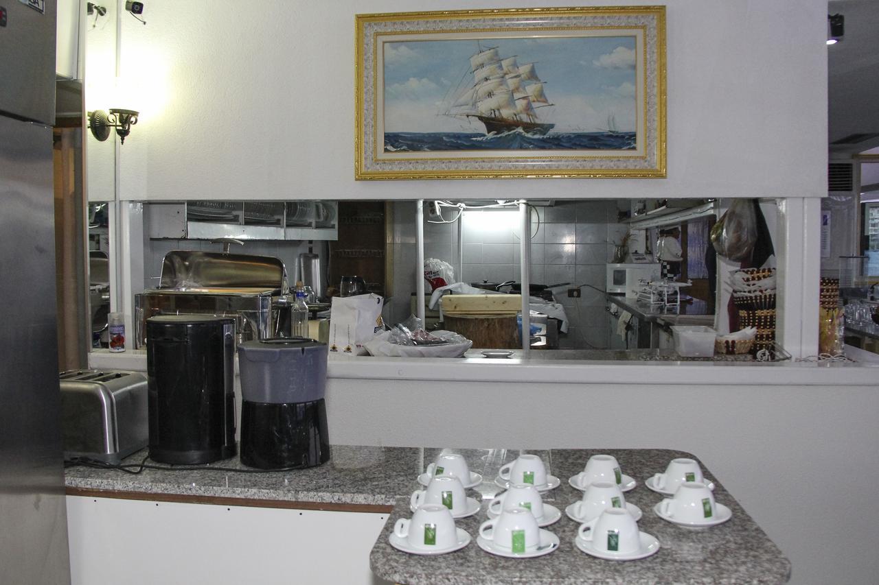 Republika Hotel Saranda Extérieur photo